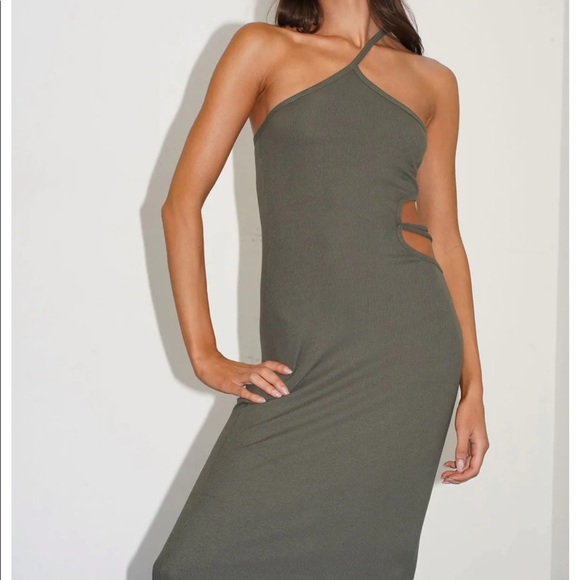 Dress - Picture 2 of 3